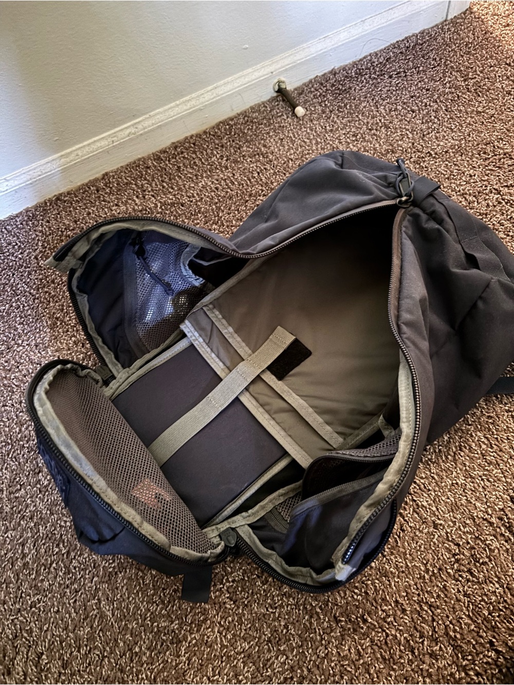 MYSTERY RANCH Catalyst 22 Backpack - Picture 3 of 4